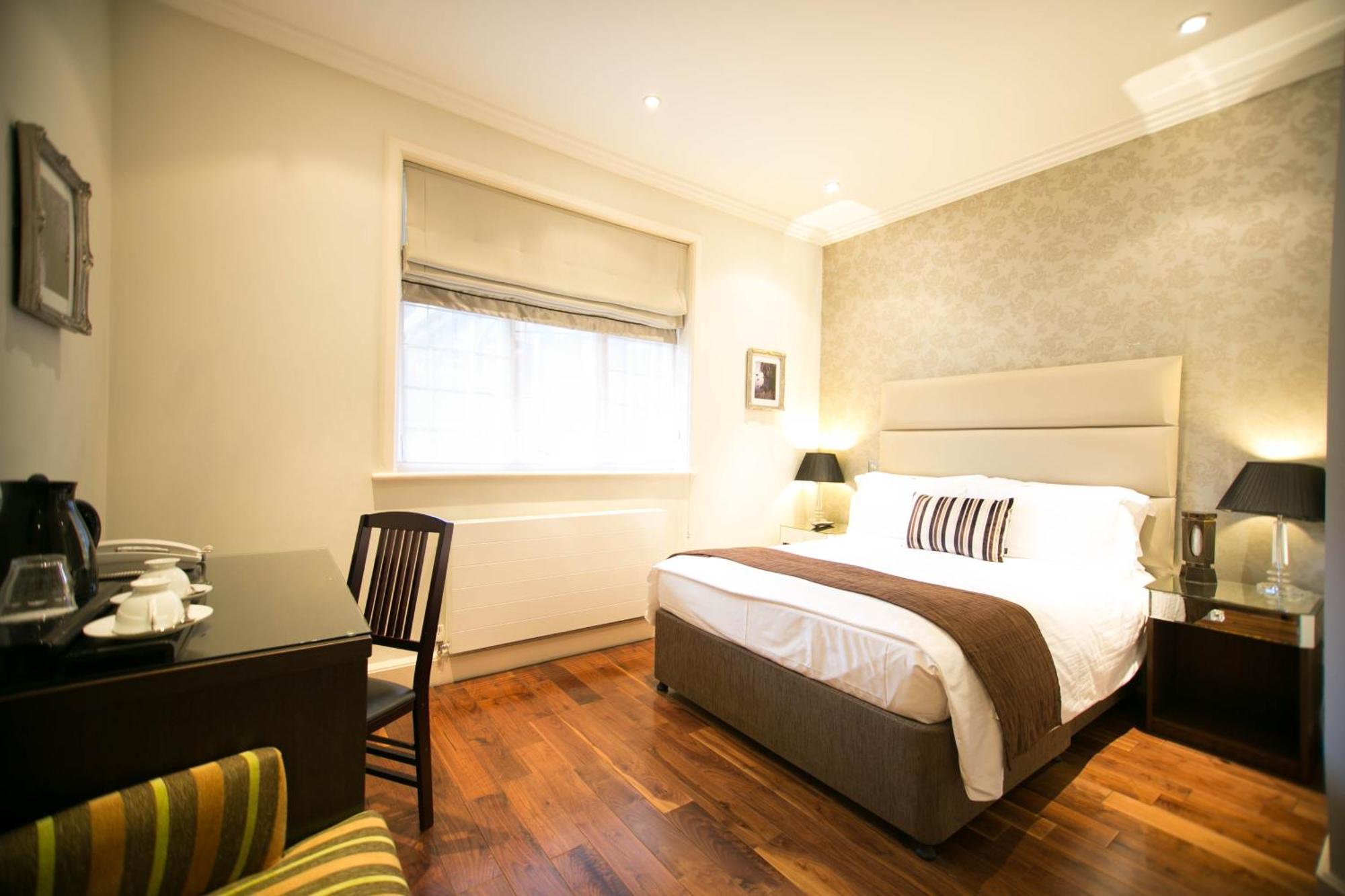 The Pillar Hotel London Exterior photo
