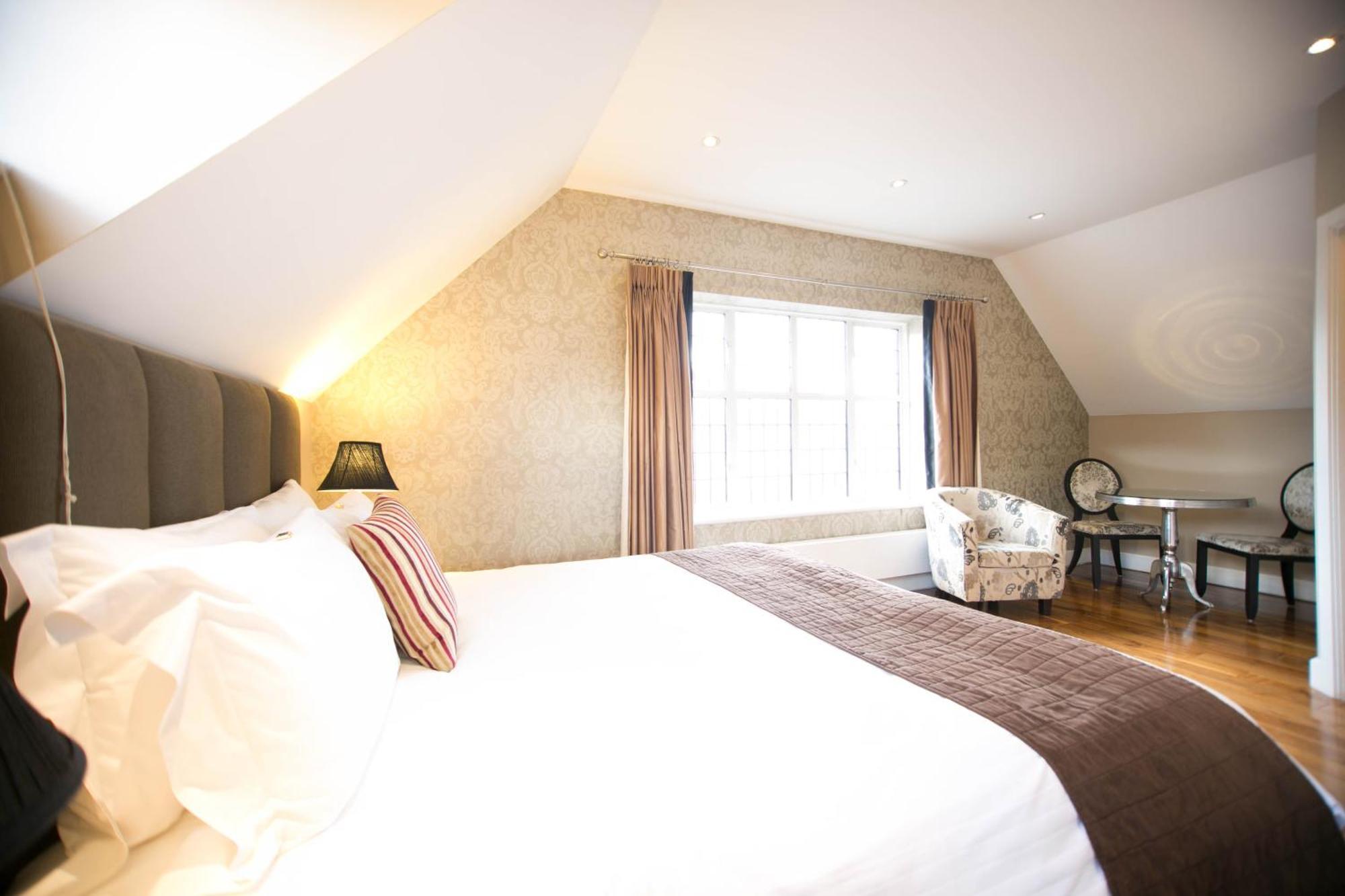 The Pillar Hotel London Exterior photo
