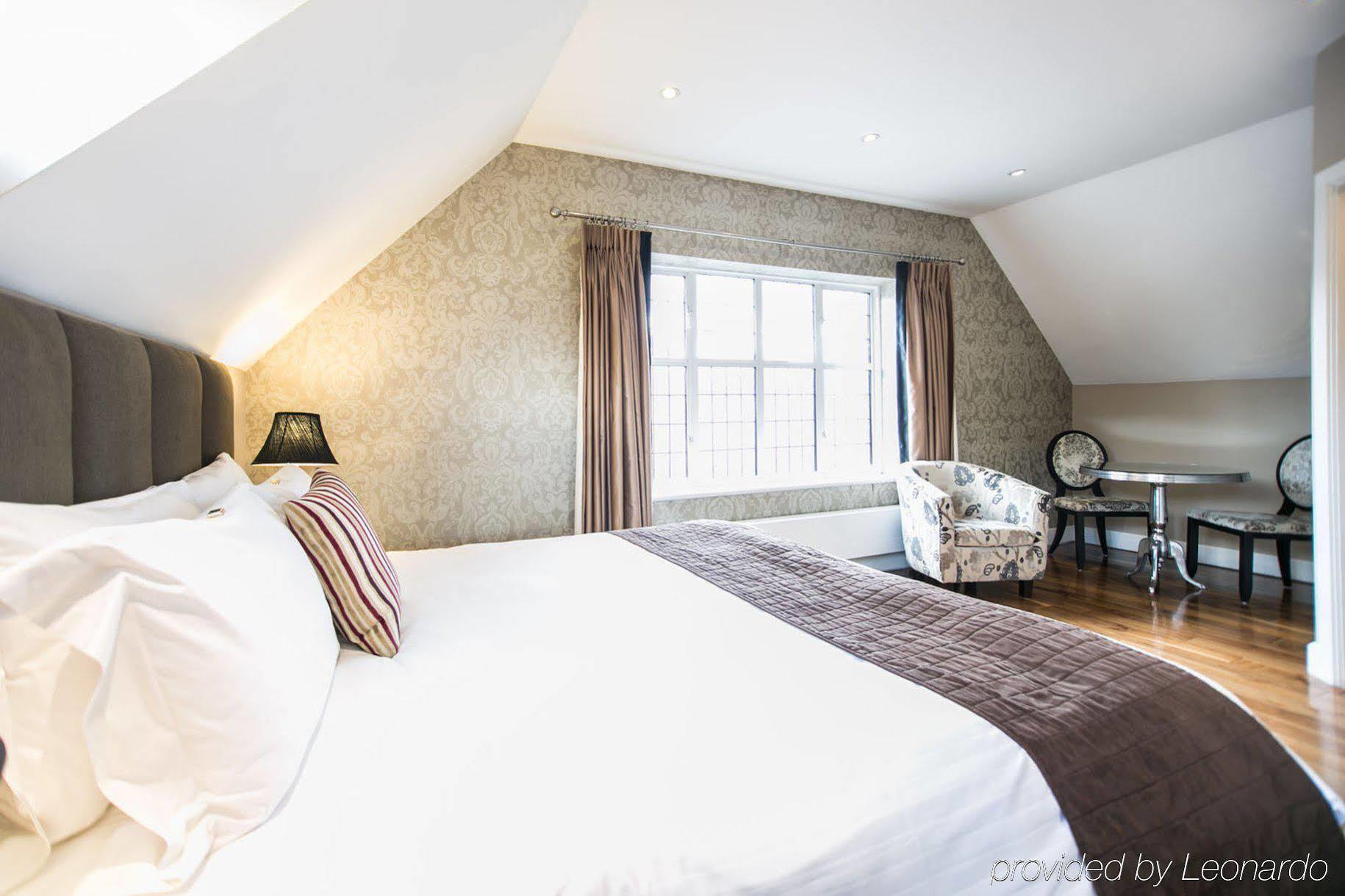 The Pillar Hotel London Exterior photo